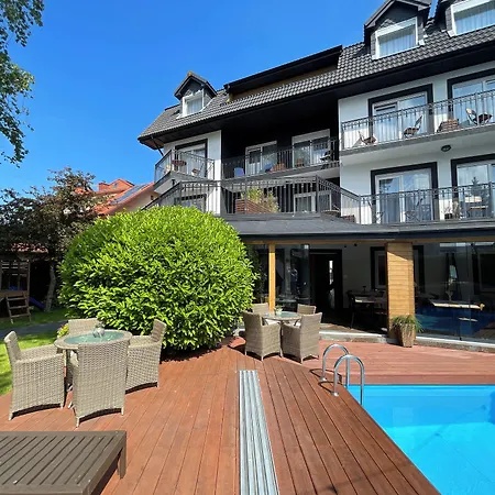 Verdi Pleasure & Alojamento de Acomodação e Pequeno-almoço Łeba